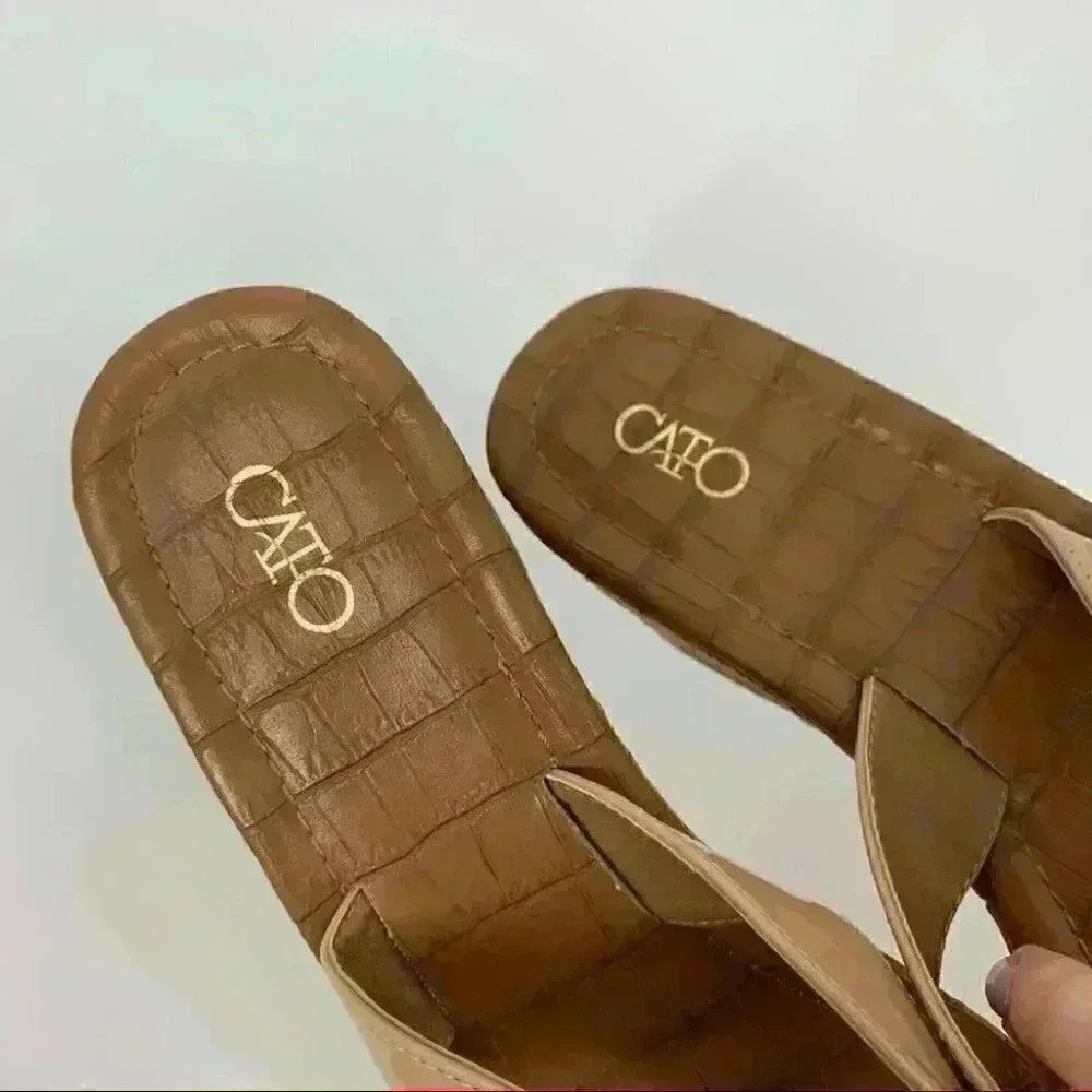 New Cato Womens sandals size 8 taupe flip flops cork platform